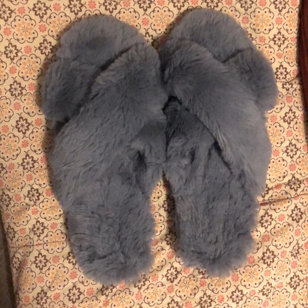 Secret Treasures Slippers Houseshoes - Picture 1 of 2
